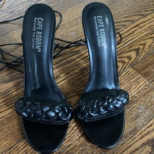 BLACK LACED UP SANDALS WITH CLEAR GLASS HEEL